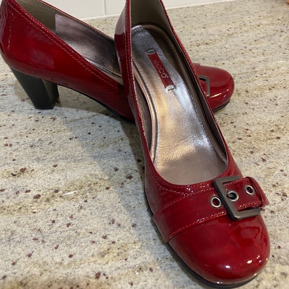 Ecco Red Patent Leather Heels! European Size 40. - Picture 1 of 6